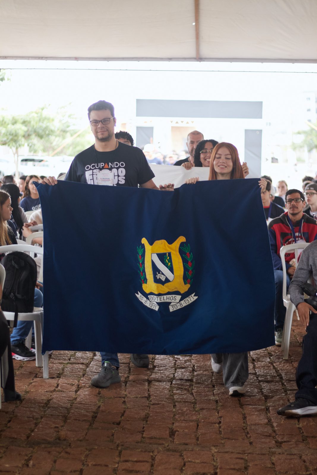 Participantes com bandeira