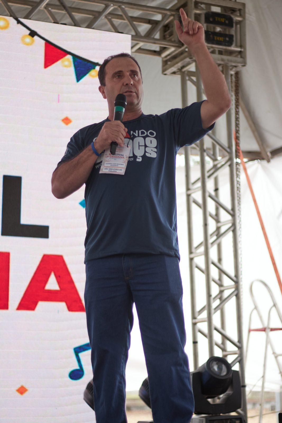 Apresentador no palco